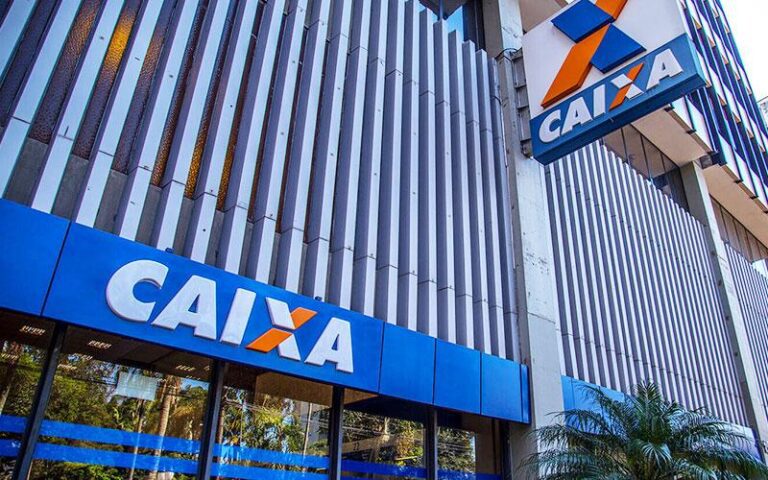 A Caixa Econômica Federal está se preparando para lançar sua própria plataforma de apostas, com previsão para abril de 2025. Esse projeto já vinha sendo analisado pela instituição há algum tempo, com o objetivo de expandir seus serviços e se adequar às novas regulamentações governamentais, que buscam estabelecer um controle mais rigoroso sobre o mercado de apostas no Brasil.