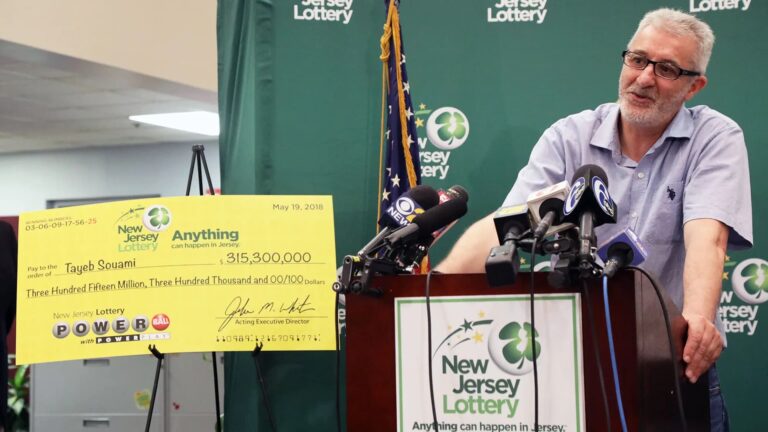 Homem Troca Suco de Laranja e Volta com R$ 1 Bilhão da Loteria